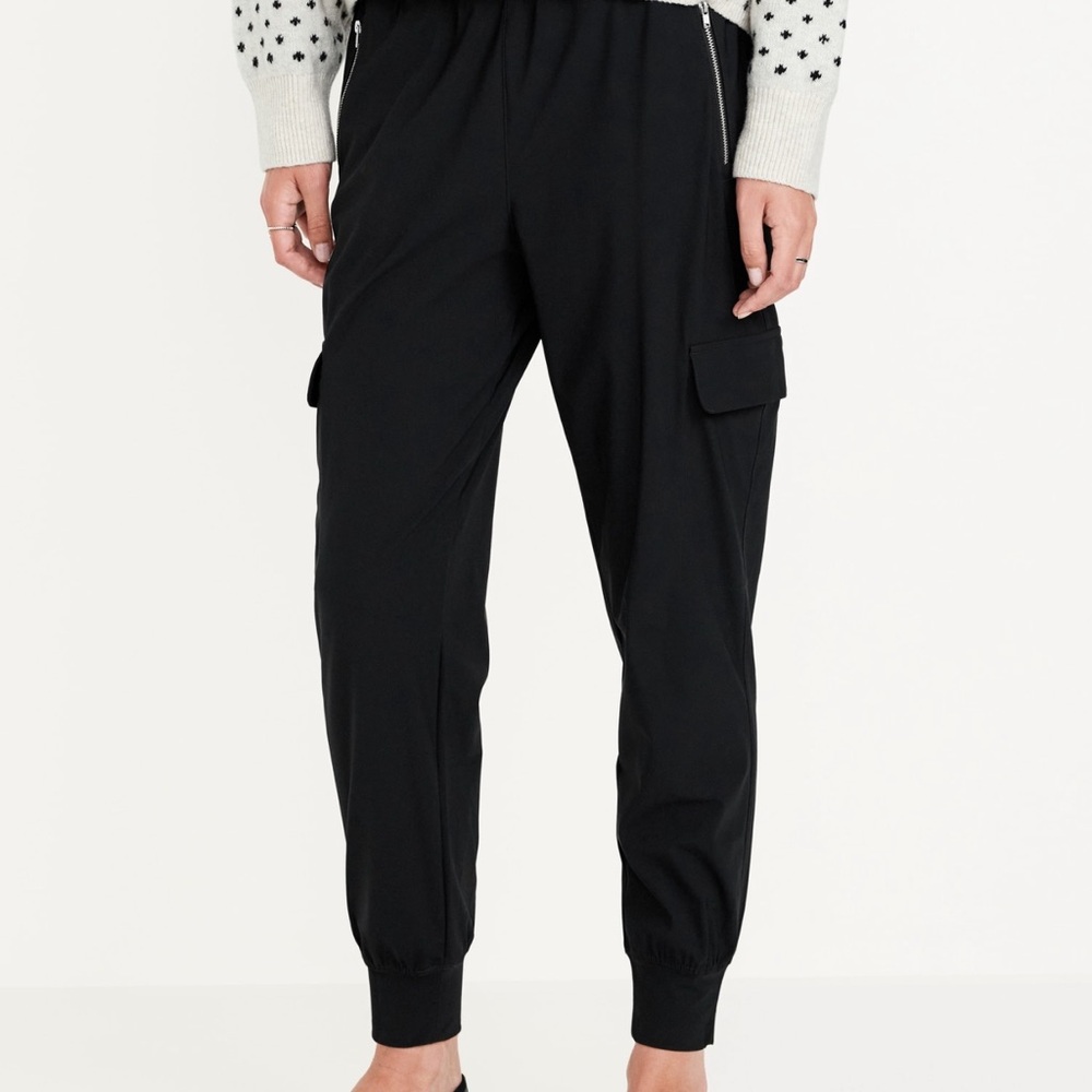 Women’s Old Navy M Black Cargo Jogger Pants